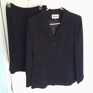 NWOT Women's Skirt Suit